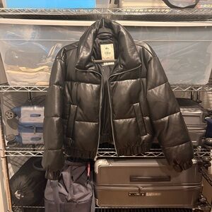 Abercrombie & Fitch Black Ultra Mini Vegan Leather Puffer